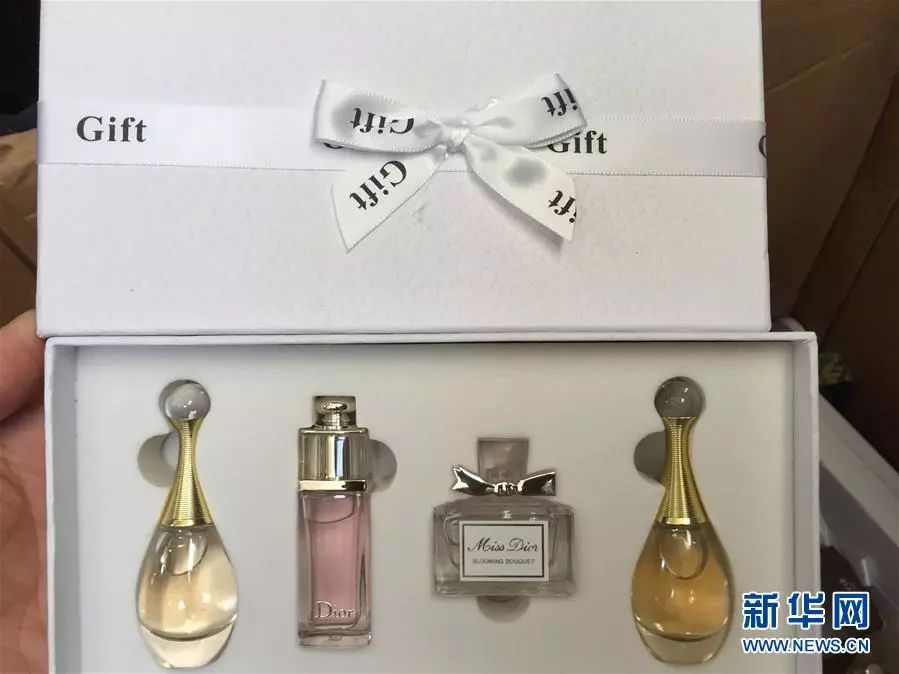 代购化妆品能赚多少钱_做化妆品代购赚钱吗_化妆品代购怎么做