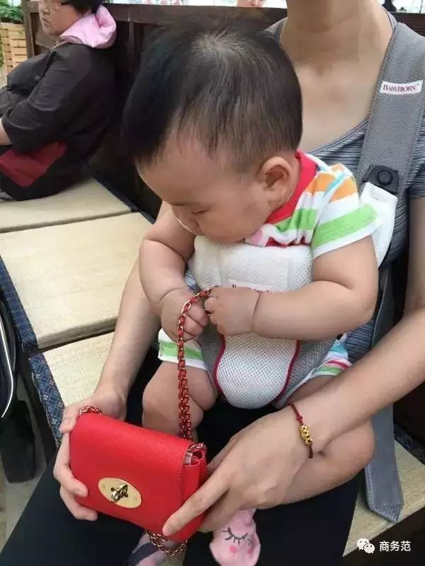 代购鞋子是不是正品_代购鞋lv_代购鞋子便宜一半是正品吗