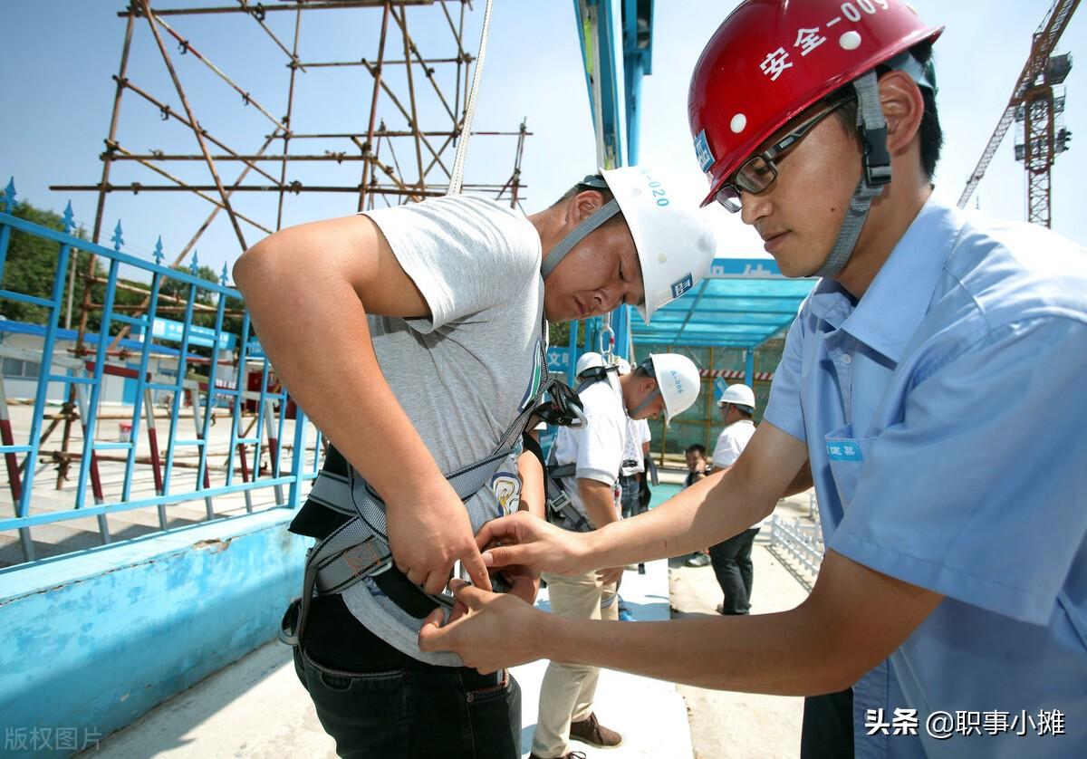 工地信号工是怎么指挥塔吊的_工地信号工年龄要求_工地信号工