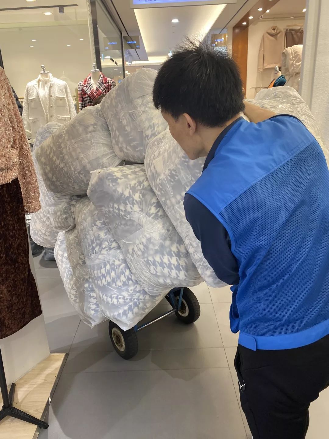 东大门服装代购_东大门代购衣服利润多大_东大门代购女装挣钱吗