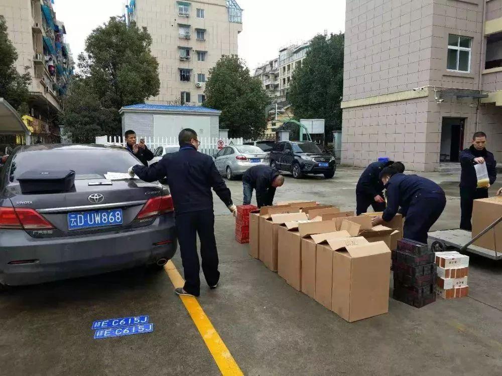 中华香烟假烟是什么样子的_中华假香烟_假中华烟