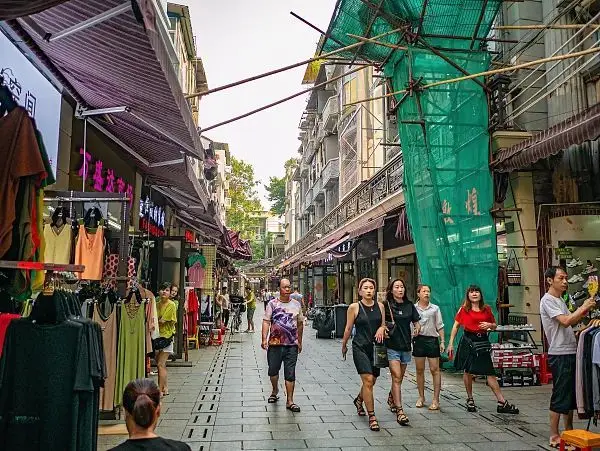 批发服装市场_批发服装销售技巧和话术_服装批发